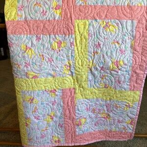 New handmade Winnie the Pooh quilt is the perfect addition to any baby’s nursery